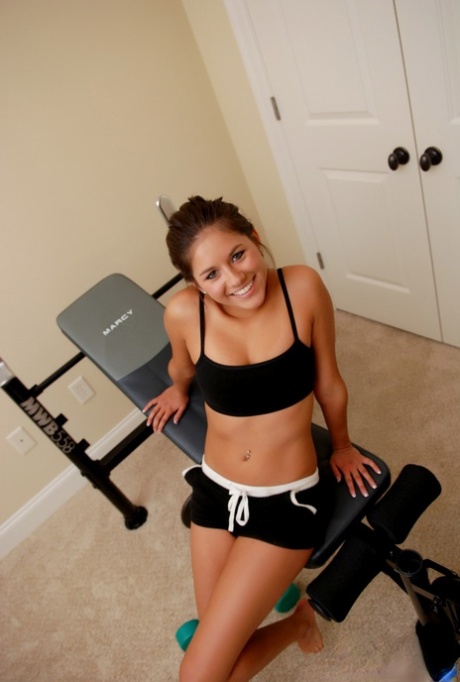 Charming teen Shyla Jennings shows her ass crack while working out 43682091