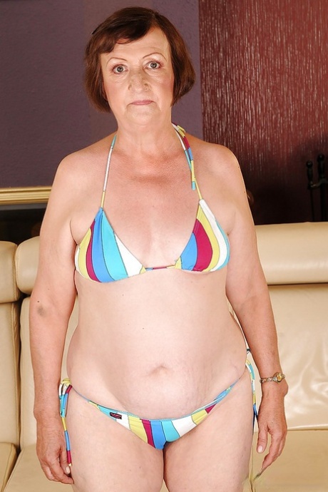 Chubby Bikini Granny - BBW Bikini Granny Porn Pics & Mature Nude Photos - 247MatureSex.com